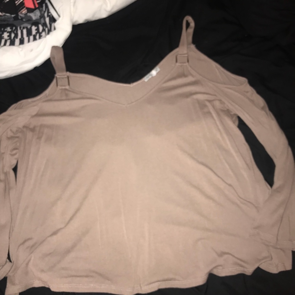 Cute top with metal details